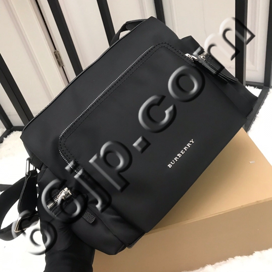 バーバリーバッグ背面デザイン